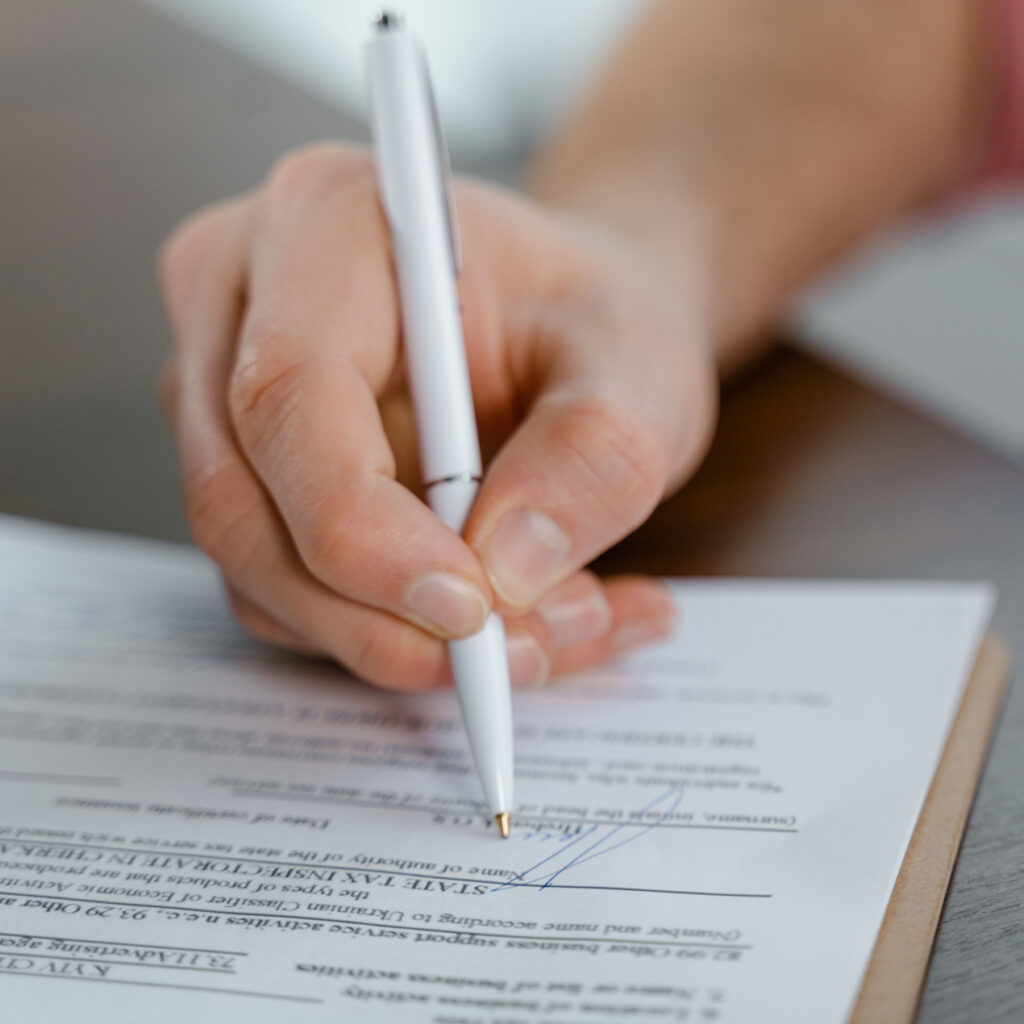 Signature d'une documentation de financement et constitution des sûretés